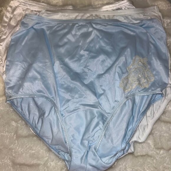Lot of 4 White and Blue Vanity Fair Perfectly Yours Brief Panties Woman's Size M - Picture 1 of 2